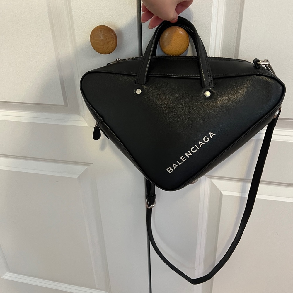 Triangle balenciaga bag